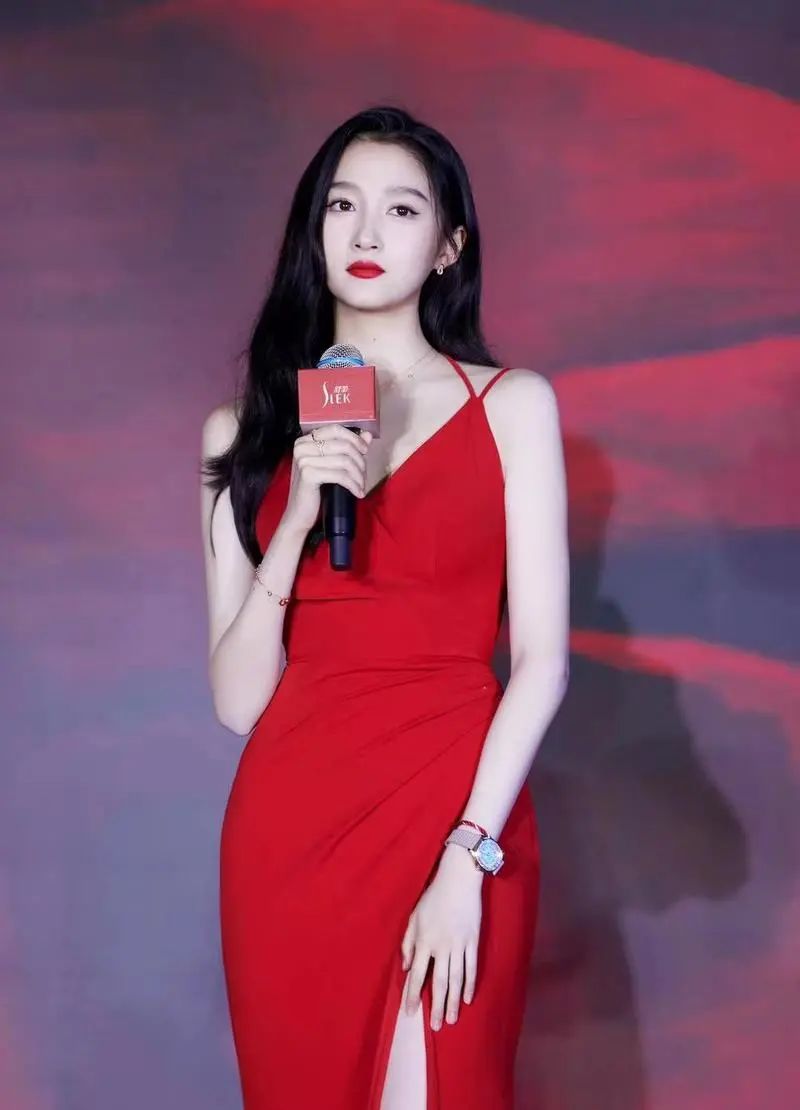 舒蕾全新蛻變升級(jí)，攜手品牌代言人關(guān)曉彤詮釋精油護(hù)發(fā)(圖2)