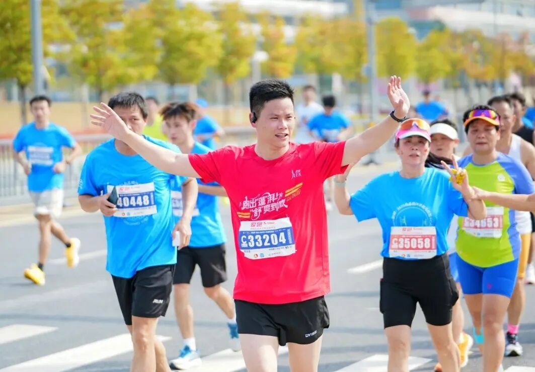 愛跑·2025南昌贛江半程馬拉松燃情開跑，舒蕾攜手全能廣告集團(tuán)助力城市活力盛事(圖6)